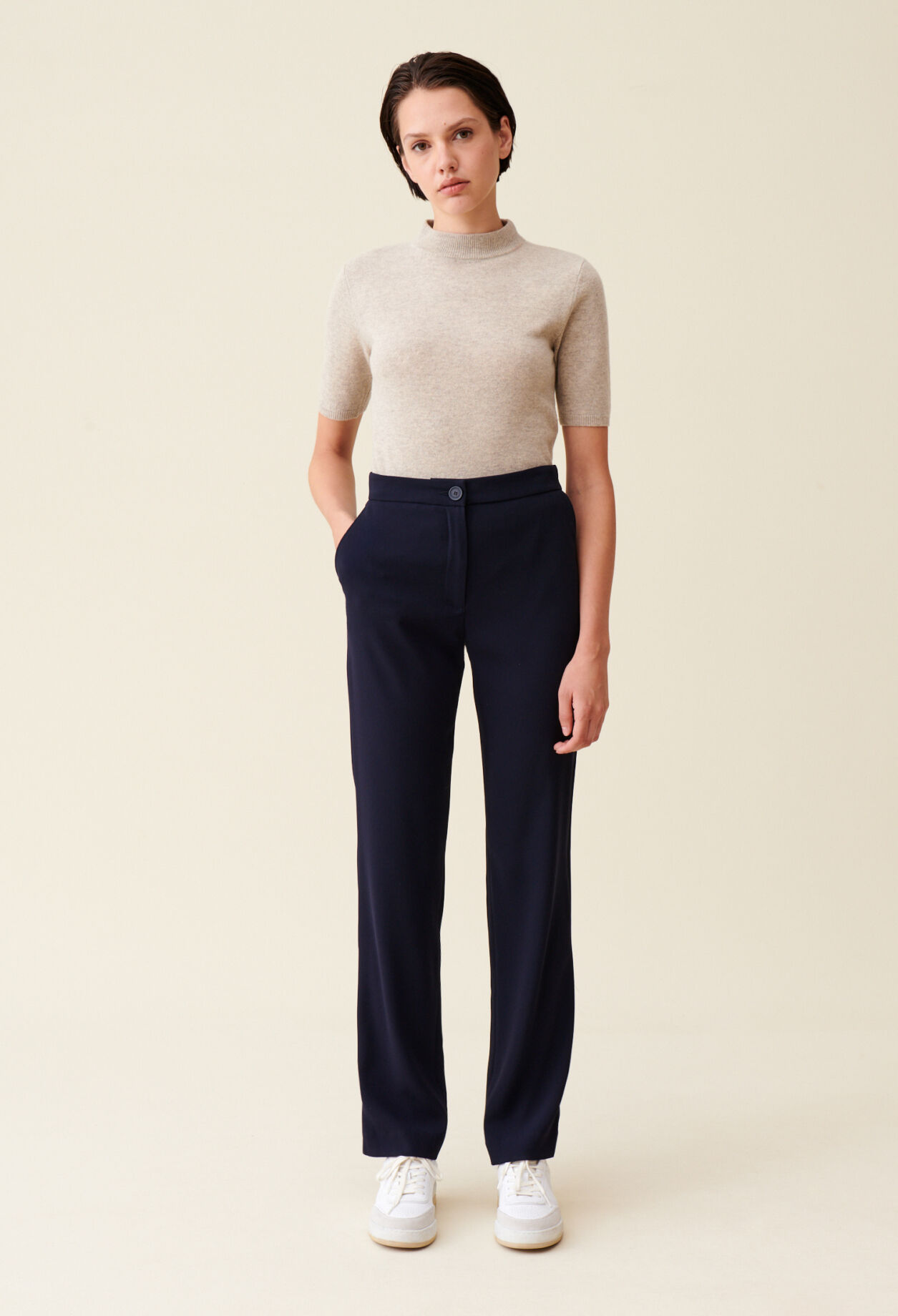 Tailleur pantalon bleu marine femme 2025