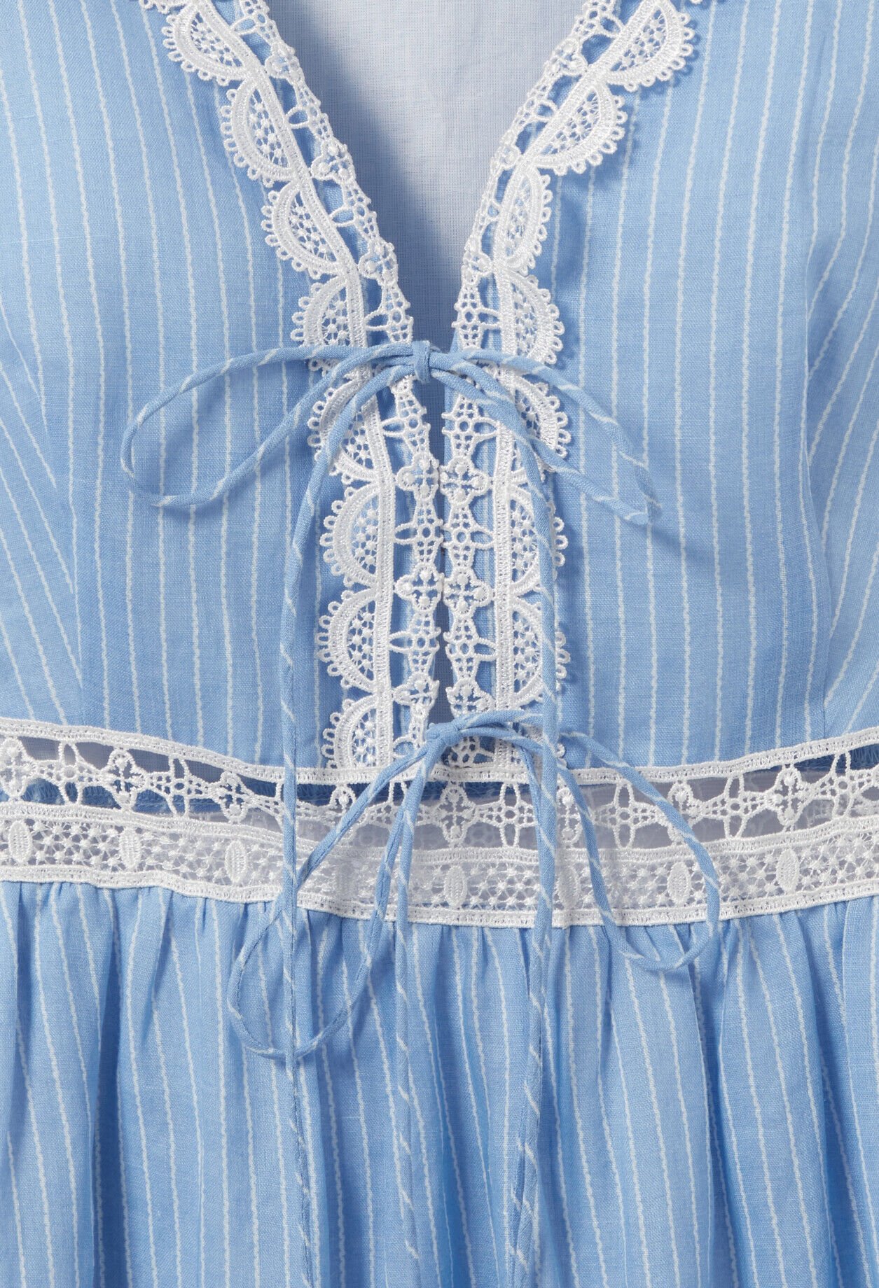 Robe longue rayée dentelle