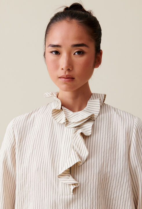 Blouse rayée à volants multiples