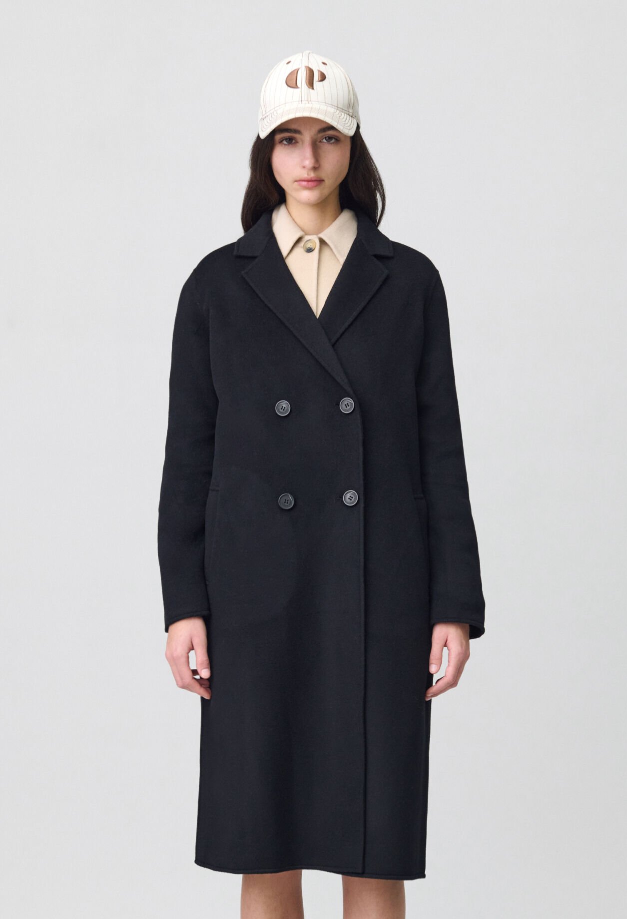 Manteau noir droit mi-long 