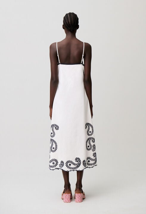 Robe broderies ajour&eacute;es