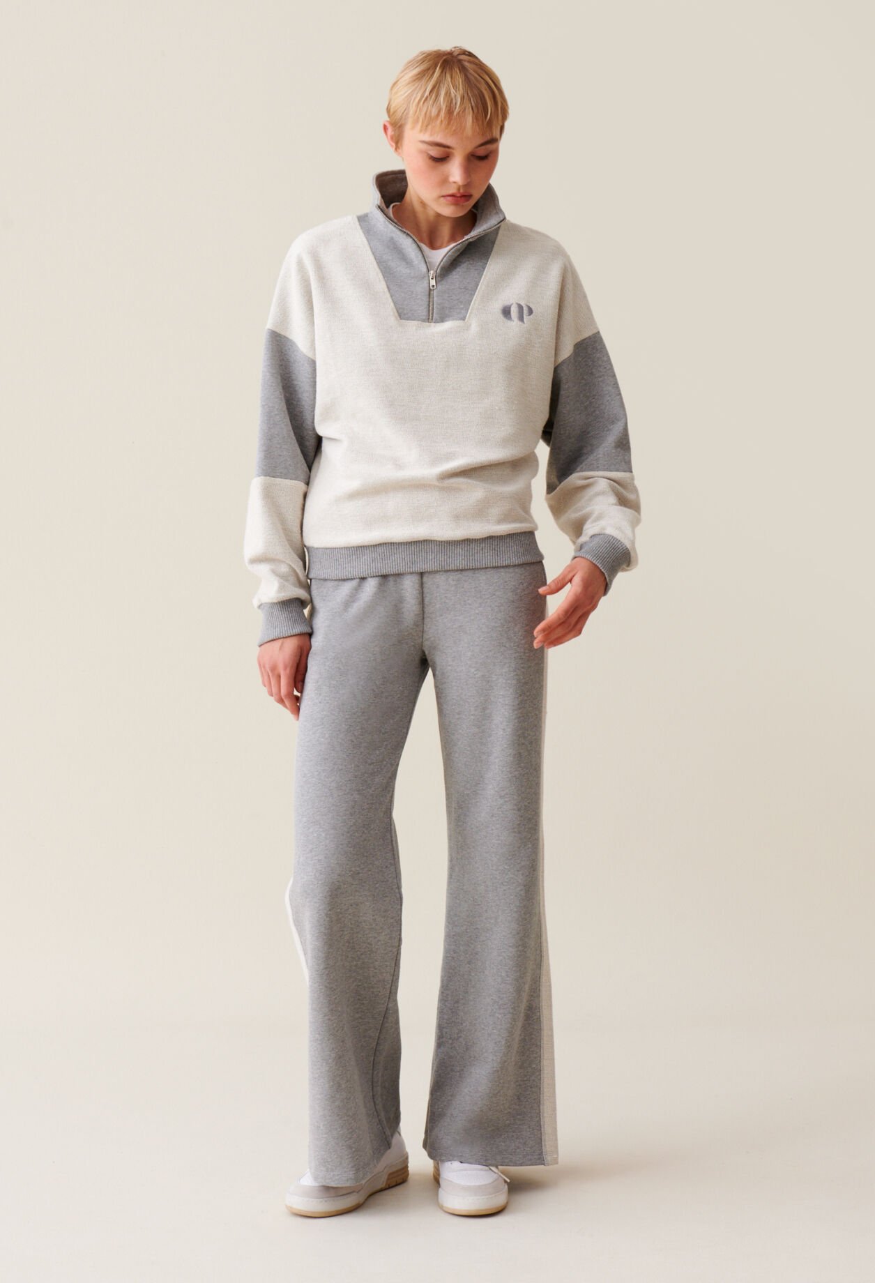 Sweatshirt col montant zippé