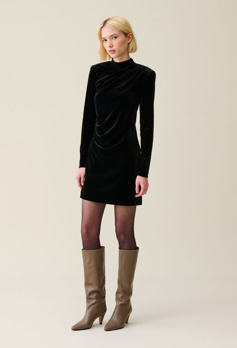 Robe courte cintrée velours noir