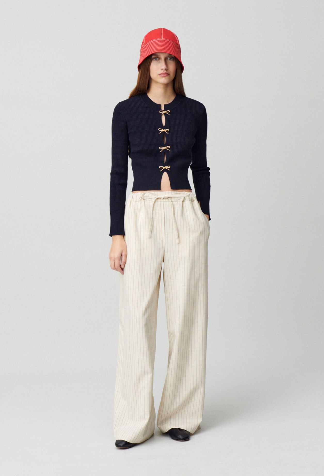 Pull maille fine noeuds