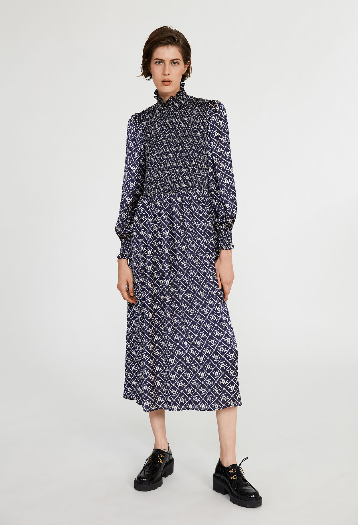 Robe à col montant
