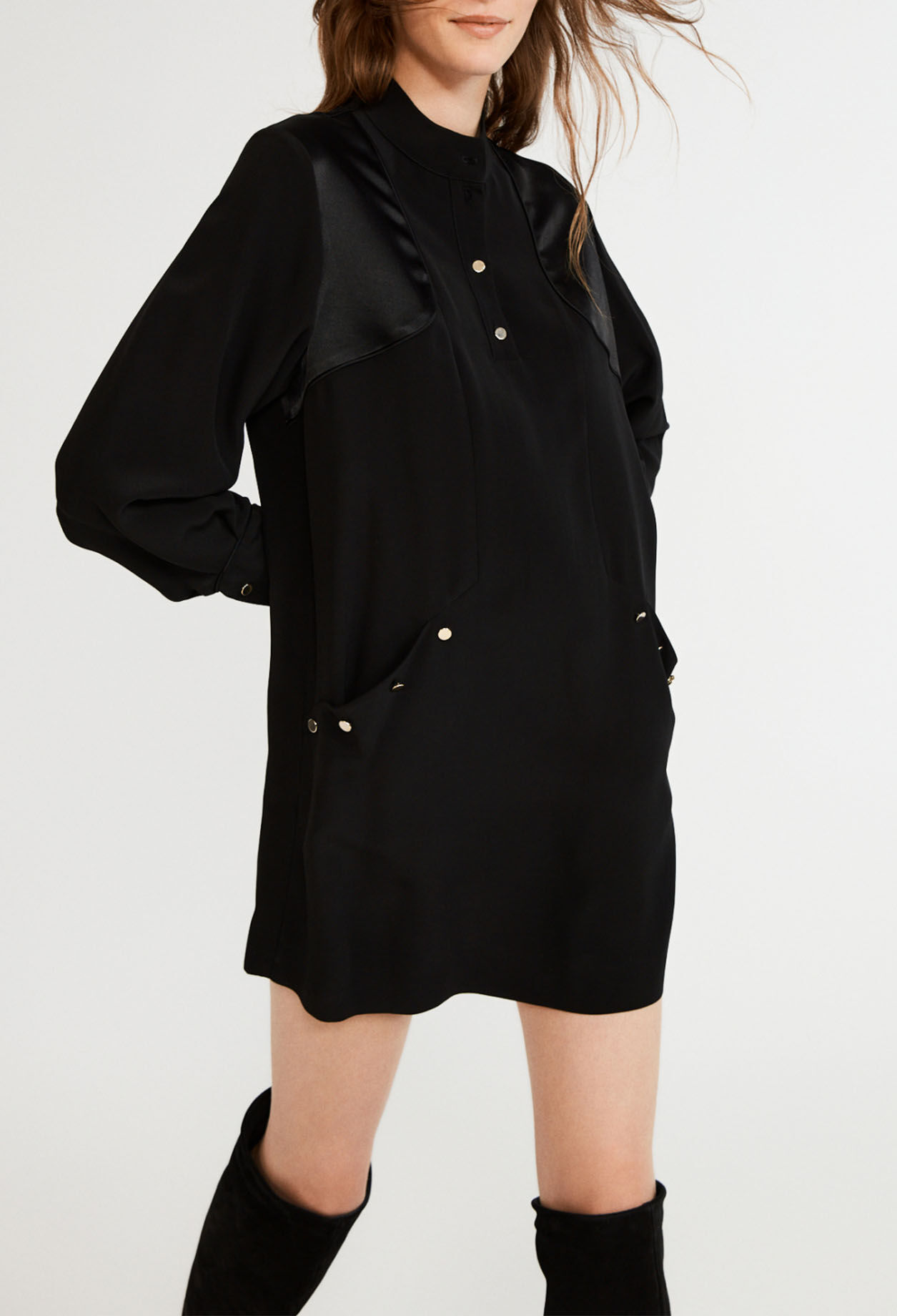 Robe courte à manches longues