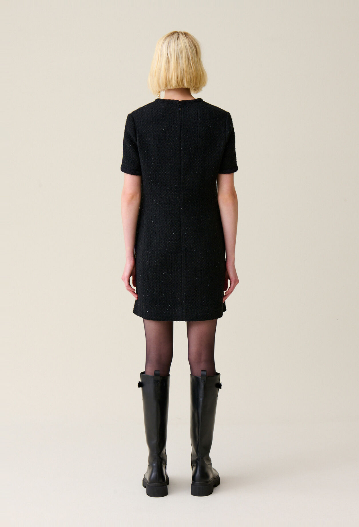 Robe noire courte tweed