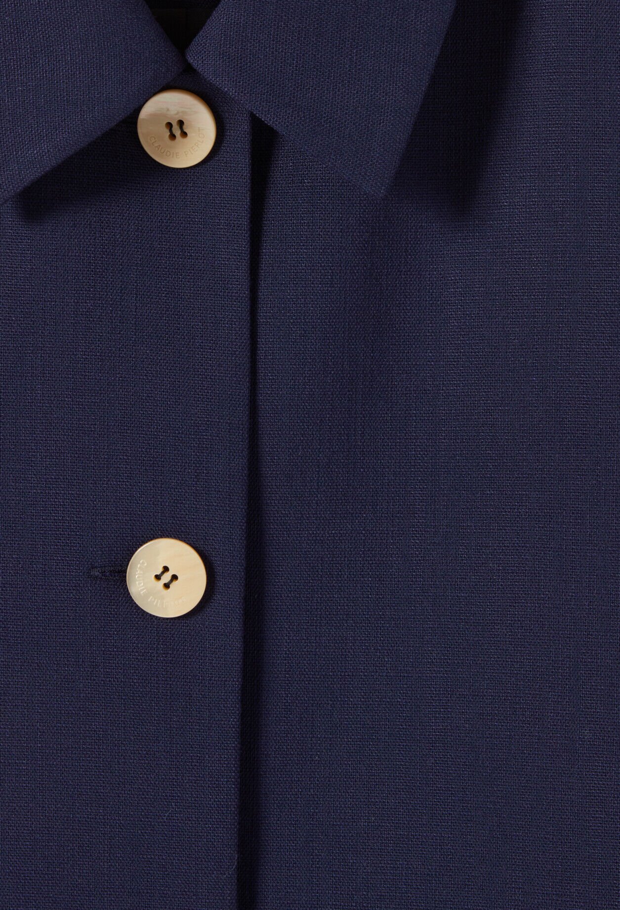 Manteau court boutonné