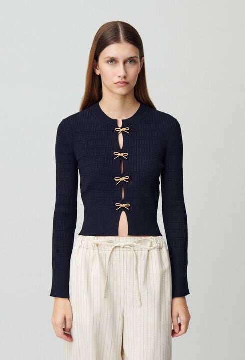 Pull maille fine noeuds