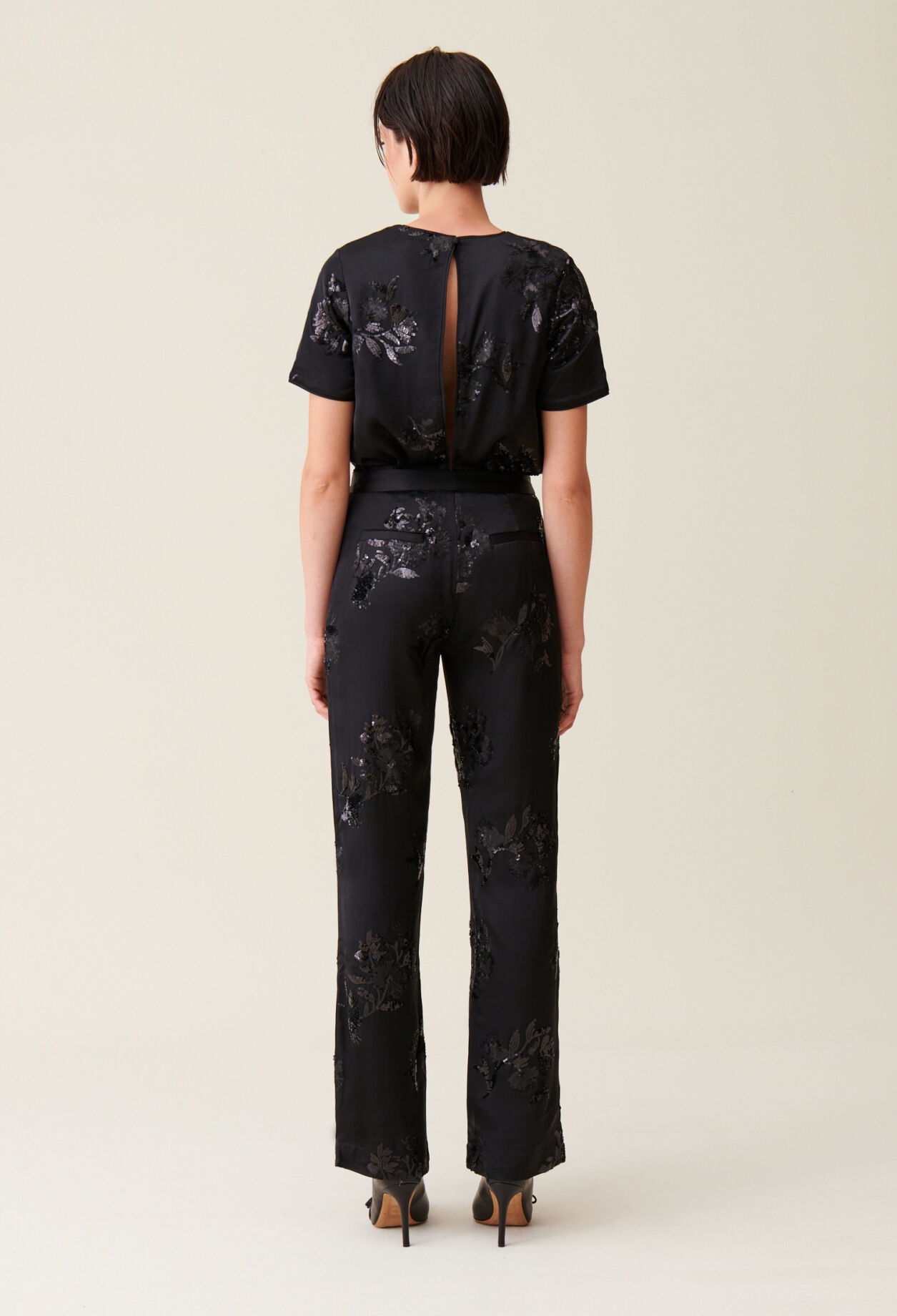 Pantalon sequins brodés noir