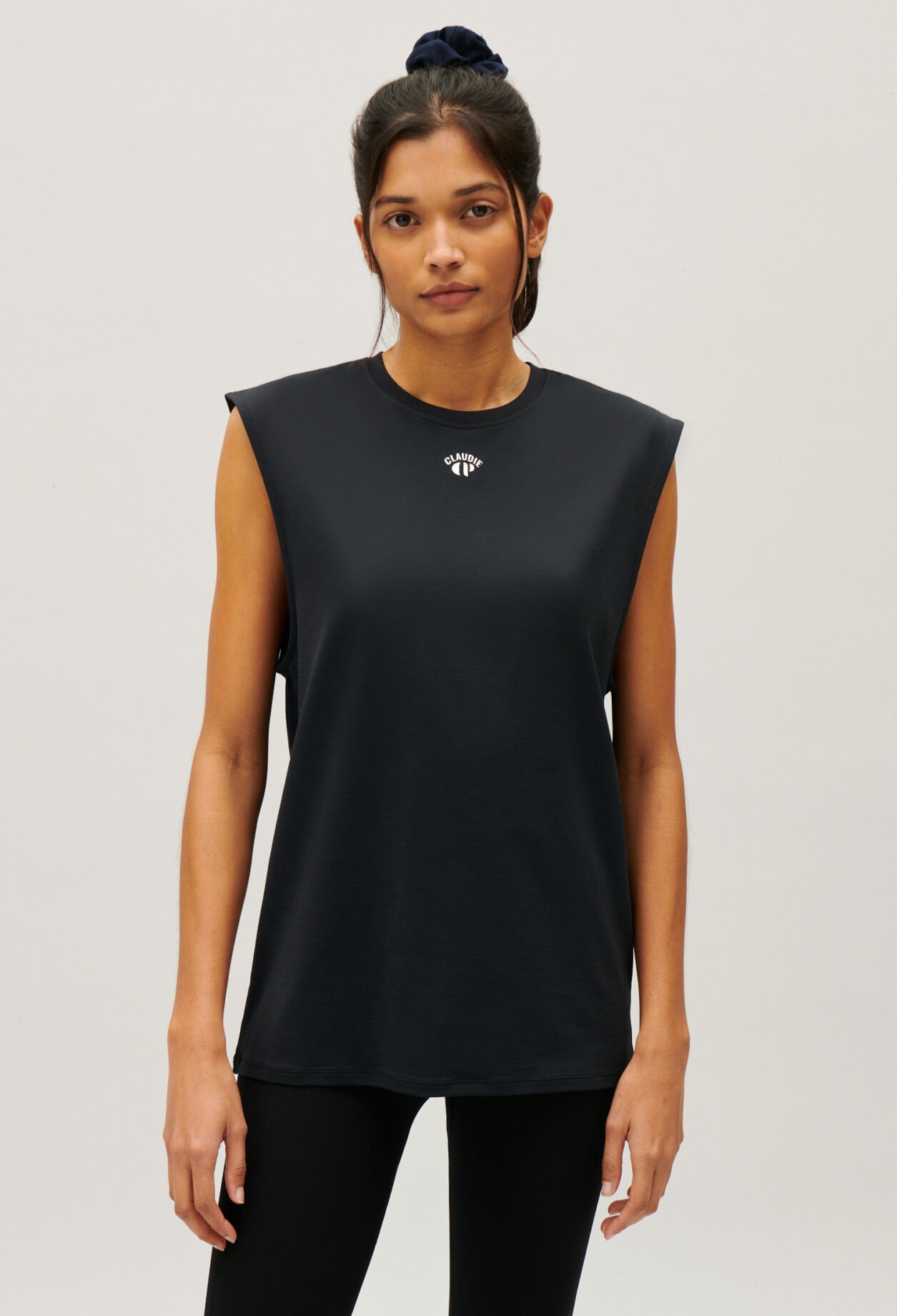 D&eacute;bardeur noir Claudie x Circle