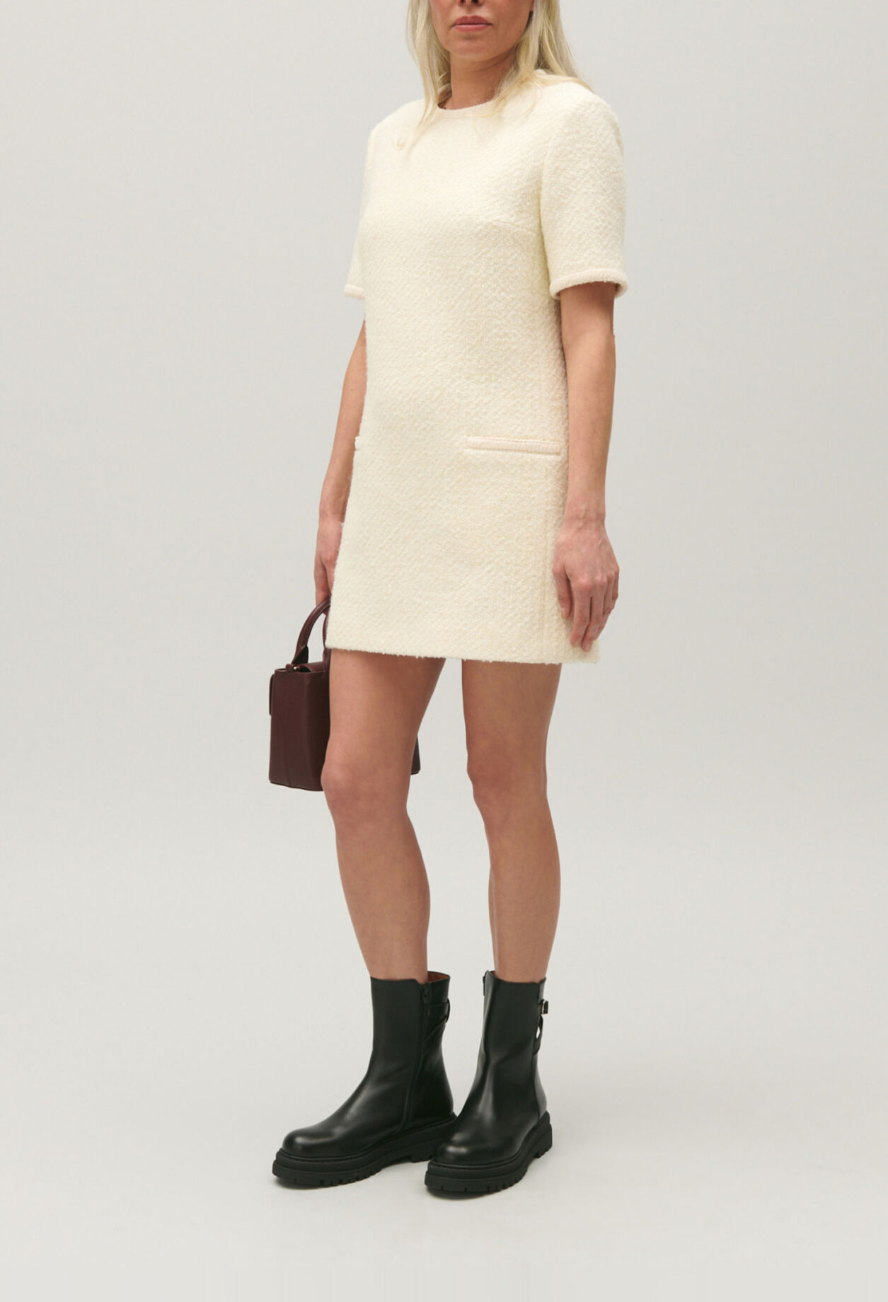 Robe courte en tweed ivoire