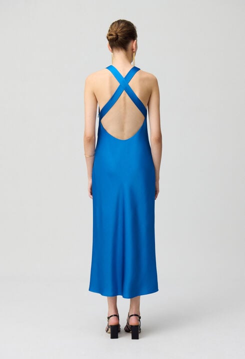 Robe longue satinée dos nu