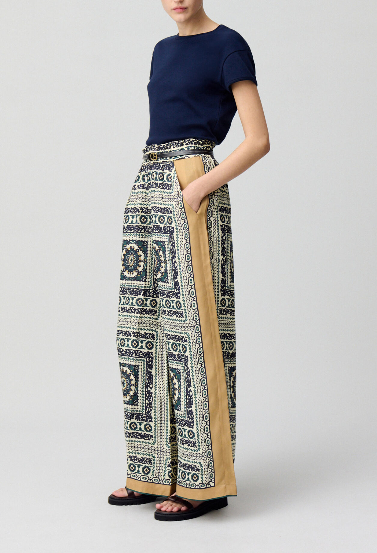 Pantalon large fluide imprim&eacute;