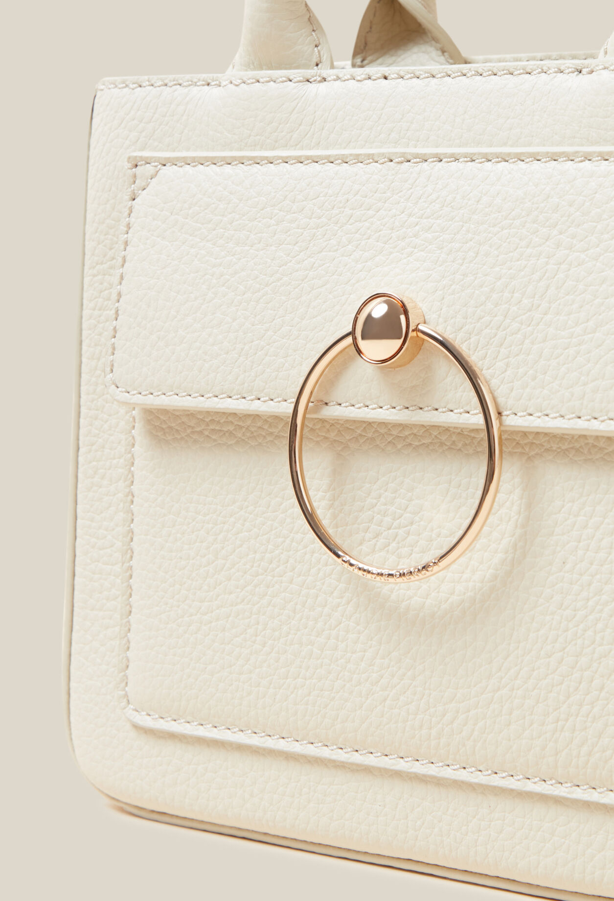 Sac Anouck cuir grain&eacute; cha&icirc;ne