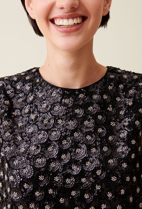 Top noir sequins brodés dos ouvert