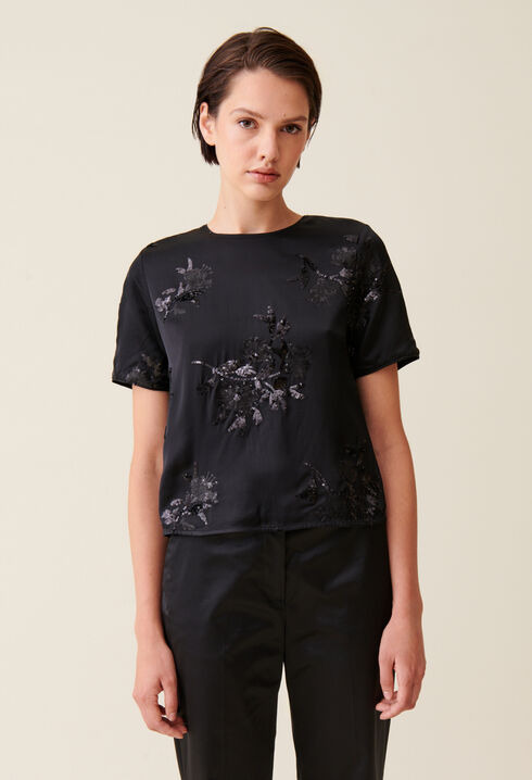 Top noir sequins brodés