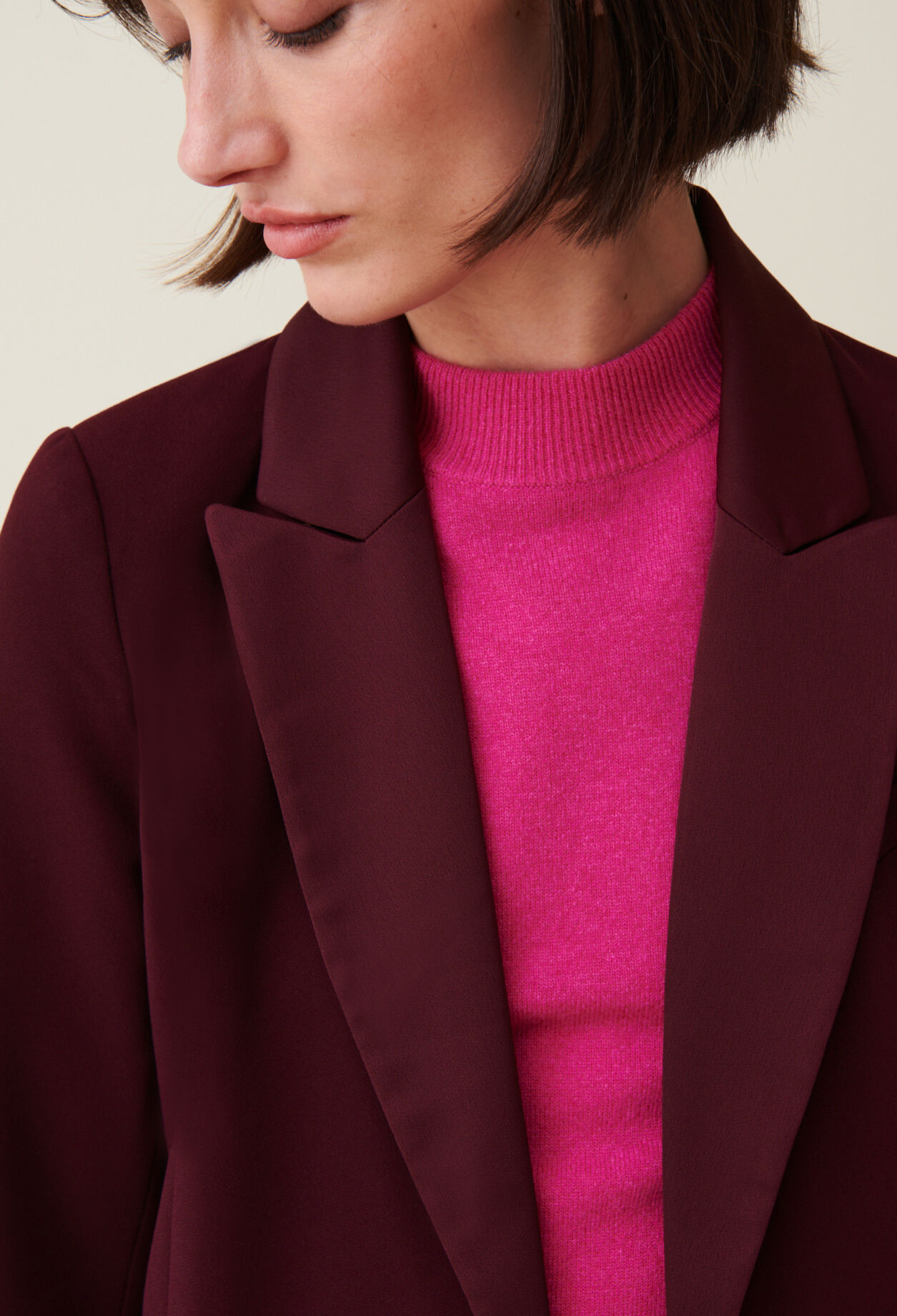 Veste tailleur boutonnée ceinturée 