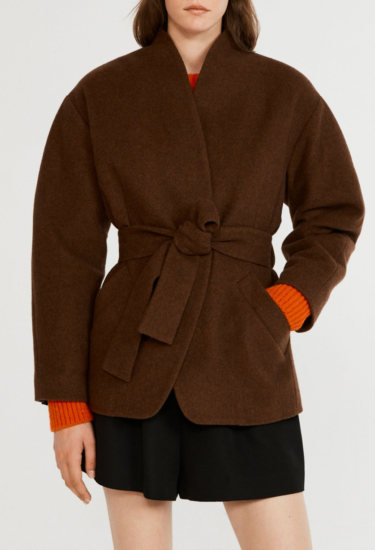 Veste en laine ceinturée