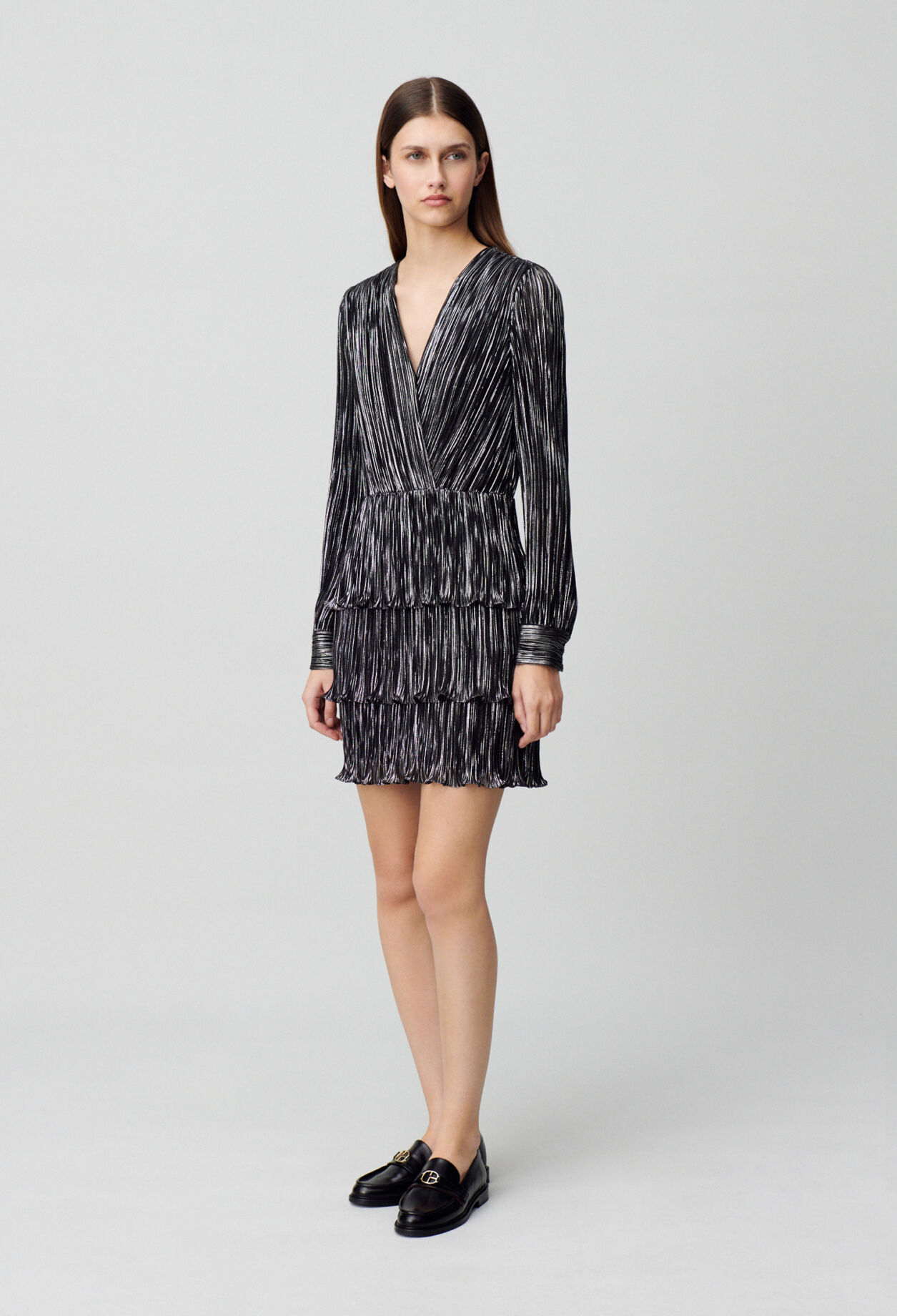 Robe argentée courte à volants