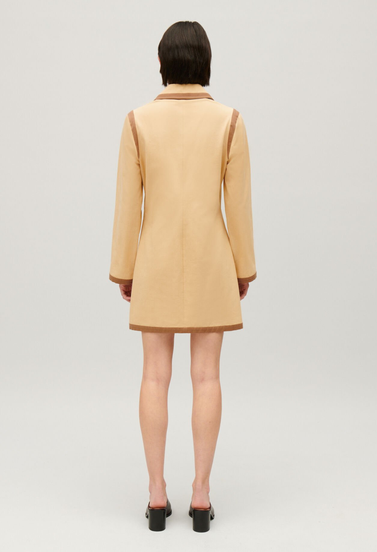 Robe courte lacée beige