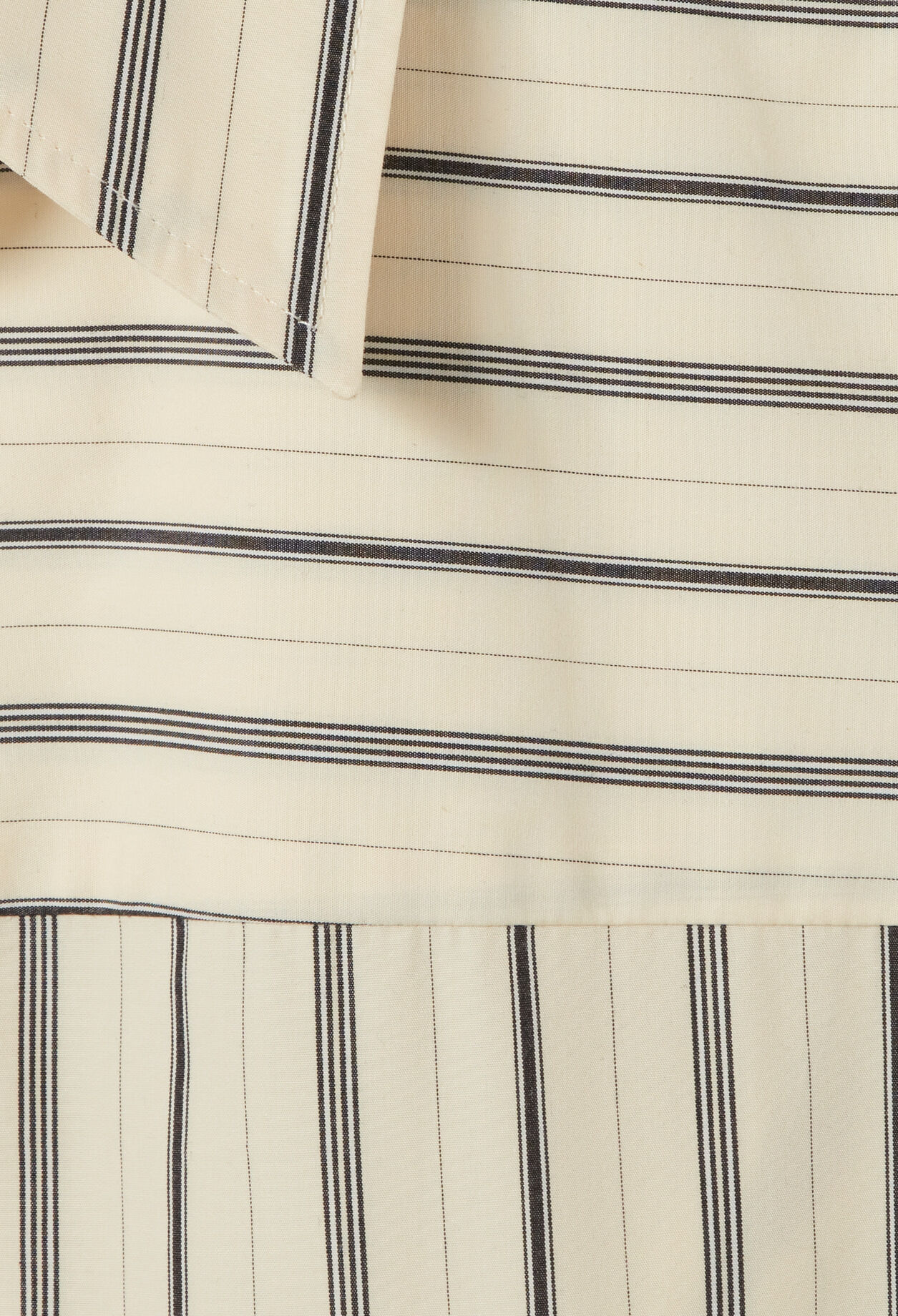 Chemise ray&eacute;e &agrave; coupe courte