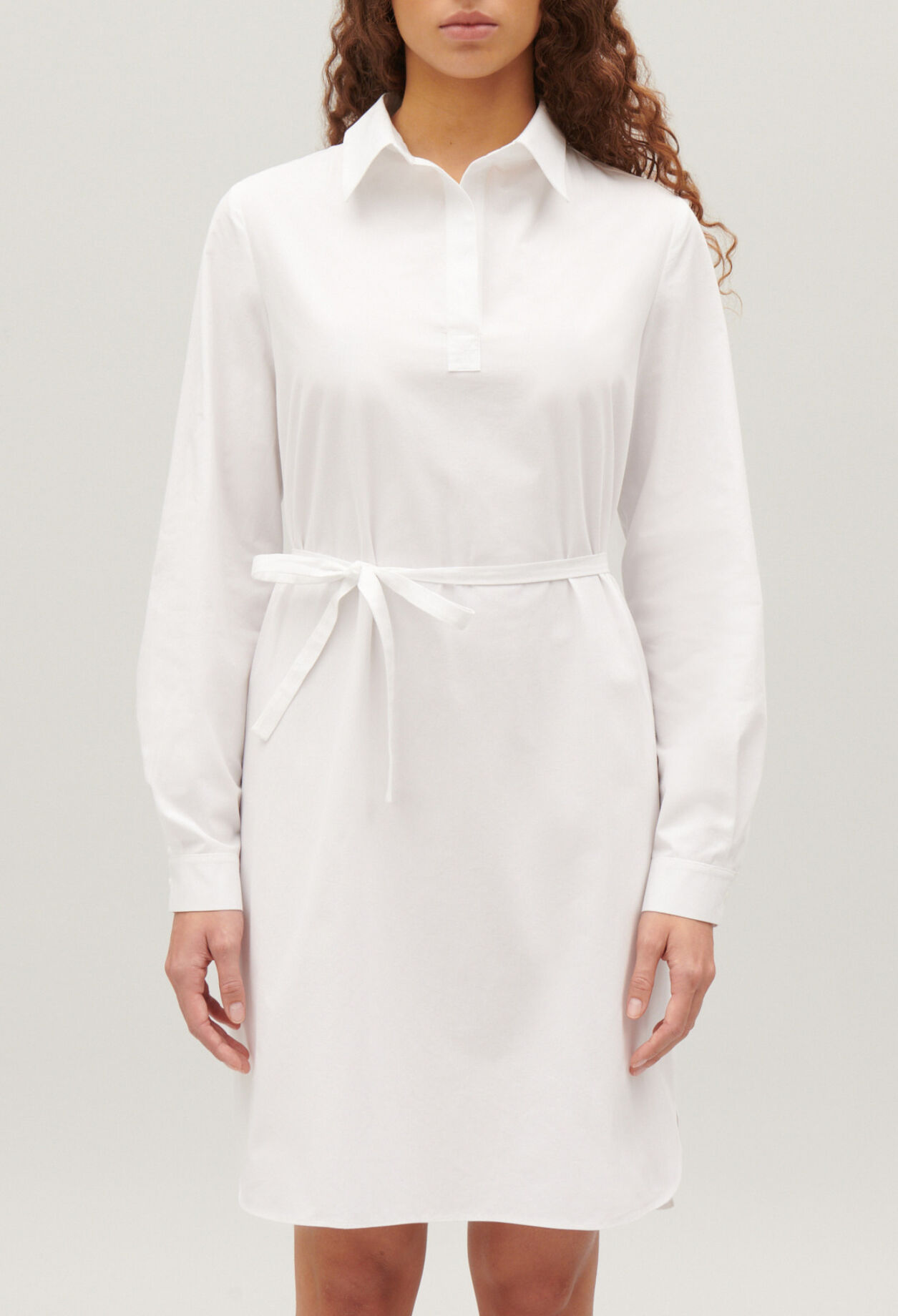 Robe courte col polo