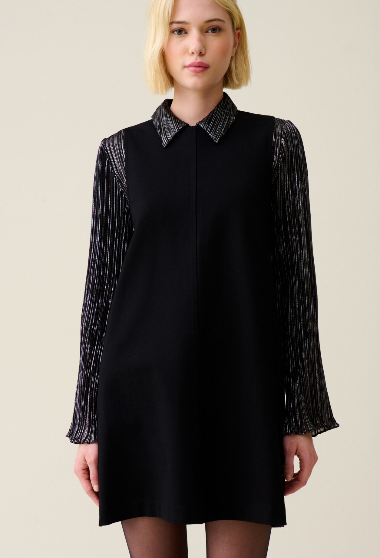 Robe courte sans manches