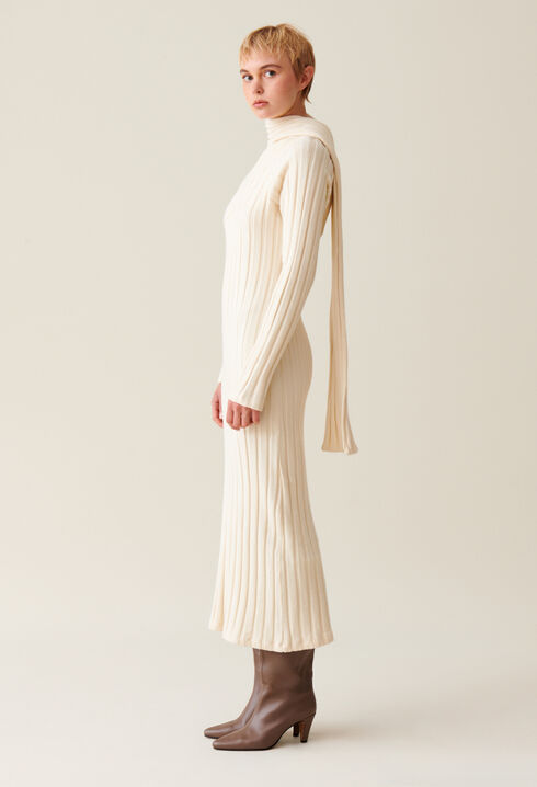 Robe longue maille écharpe à nouer