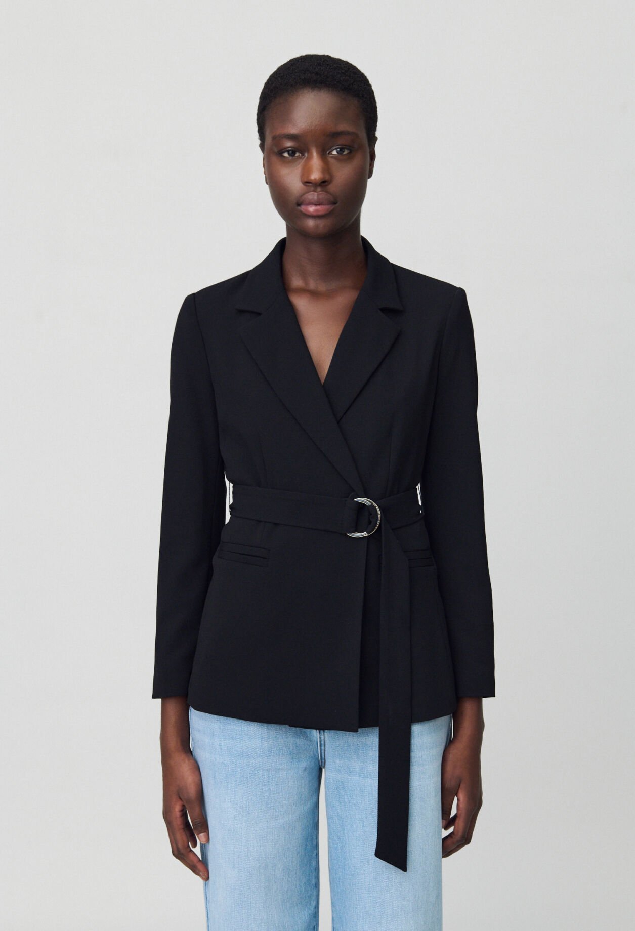 Veste tailleur ceinturée