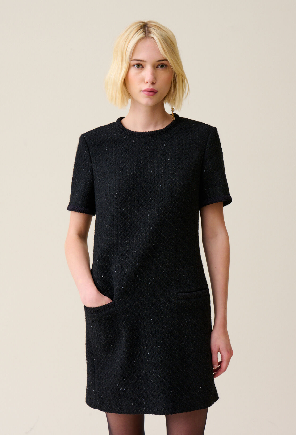 Robe noire courte tweed