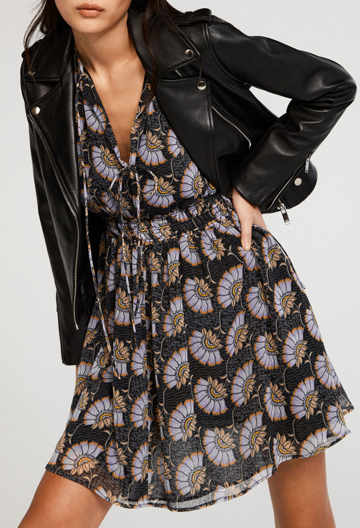 Robe courte à manches longues