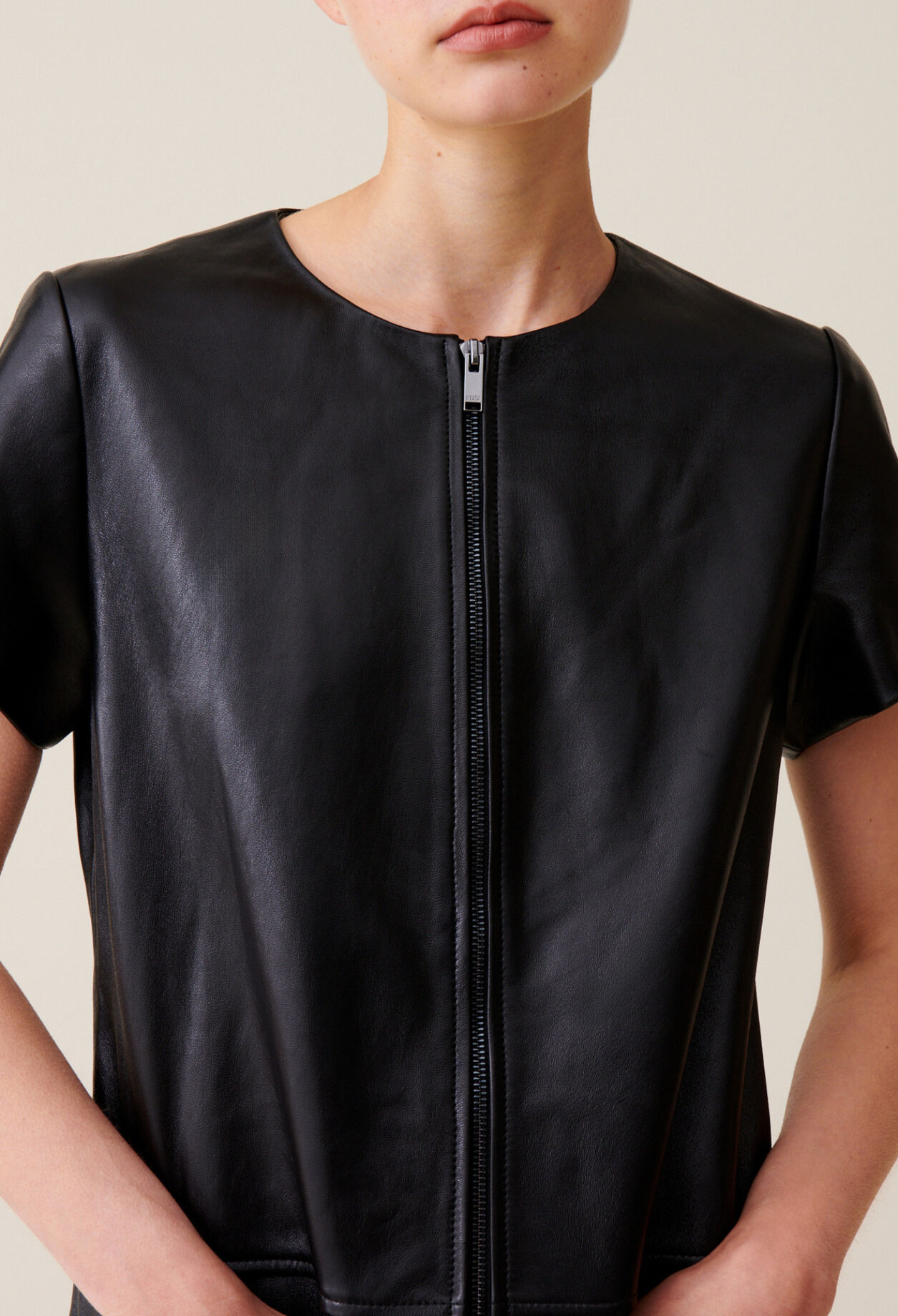 Robe cuir courte zipp&eacute;e
