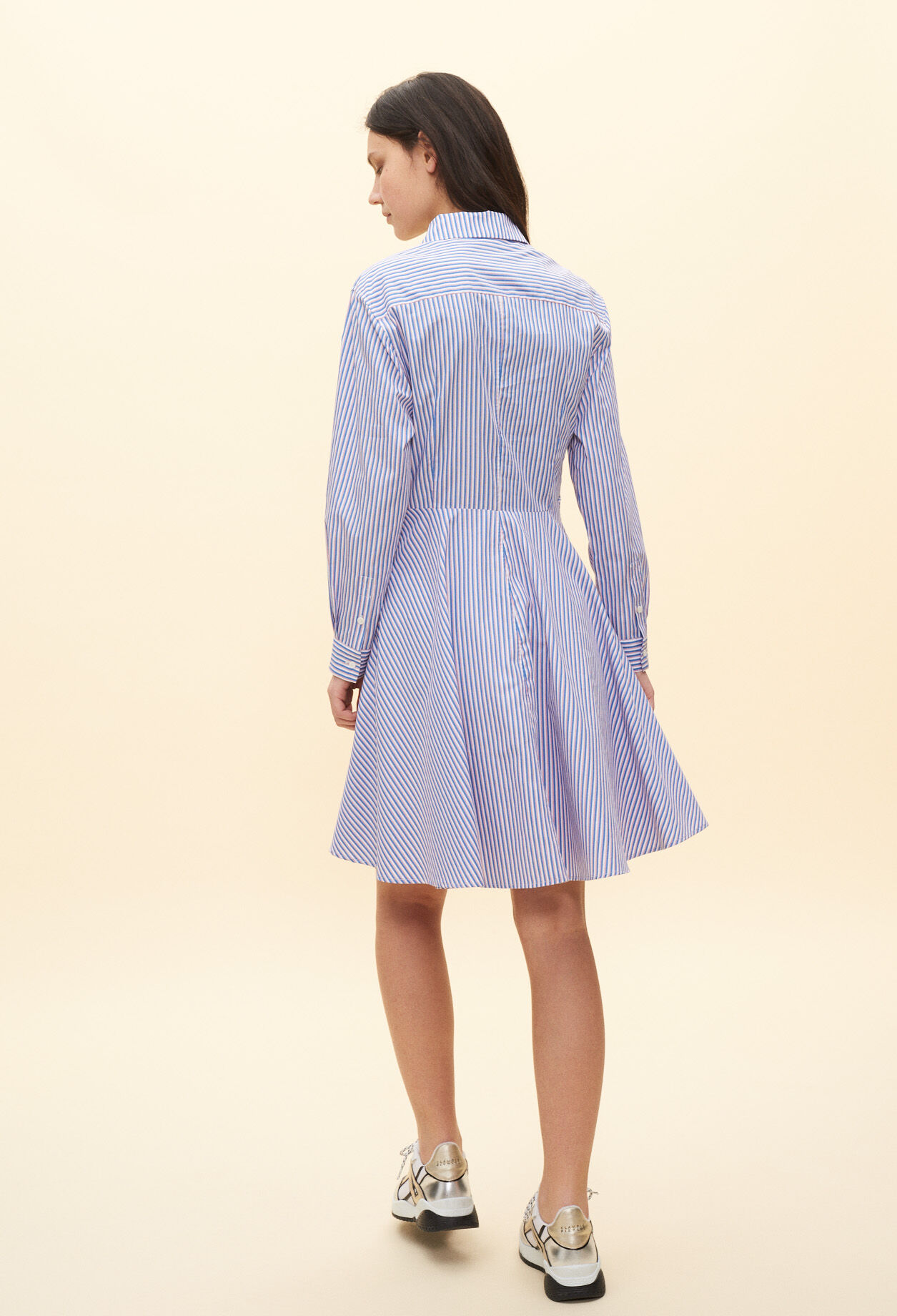 Robe chemise à coupe patineuse