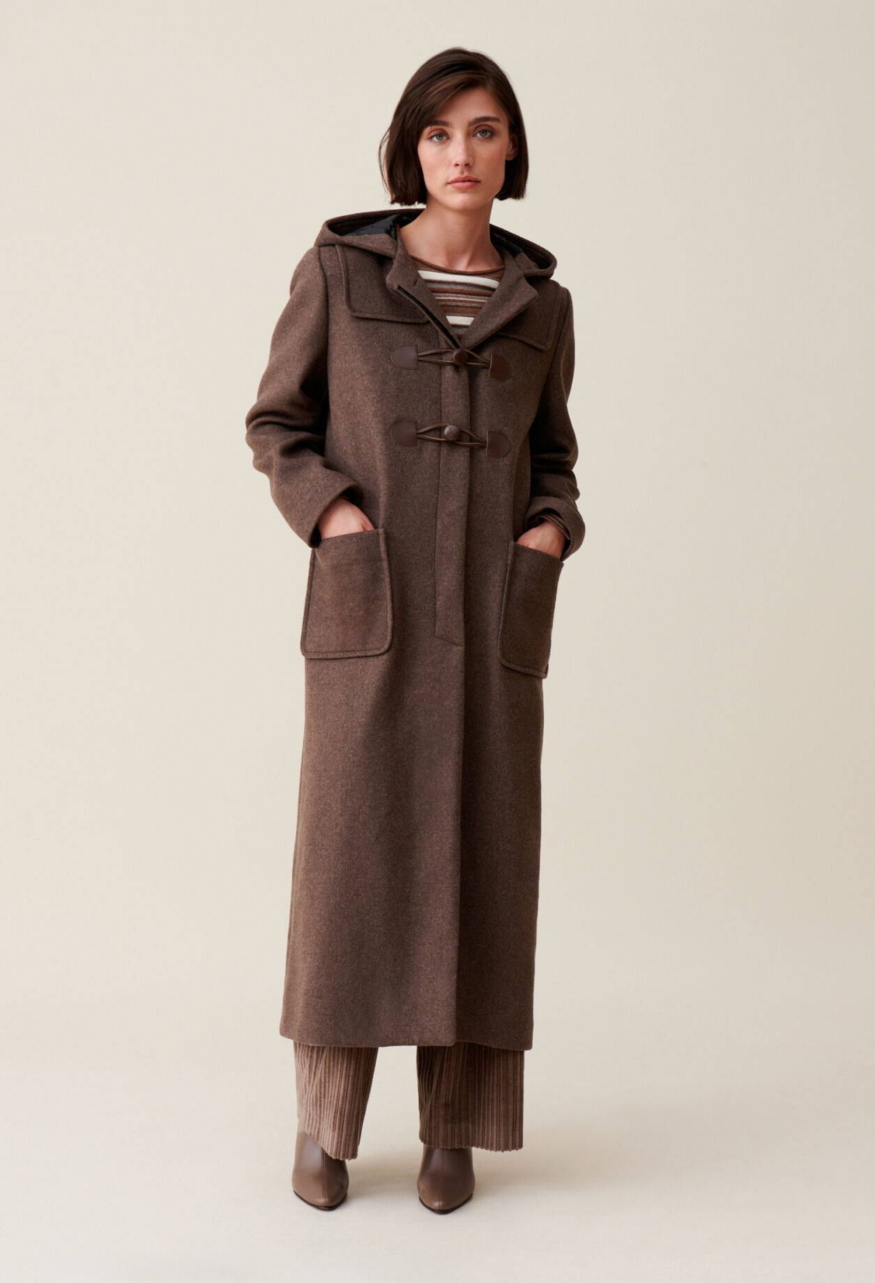 Manteau long marron à capuche