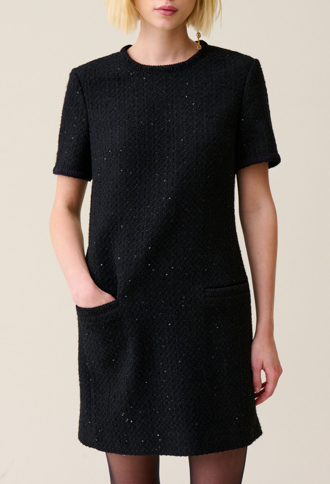 Robe noire courte tweed