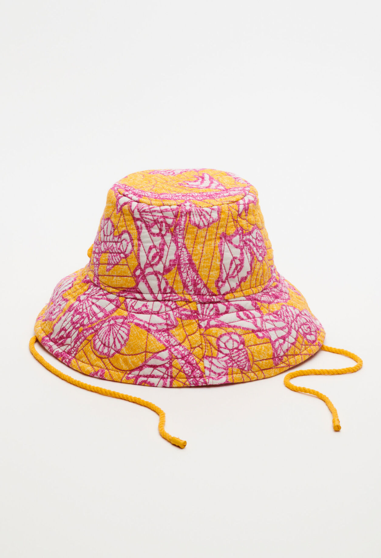 Bob à motifs