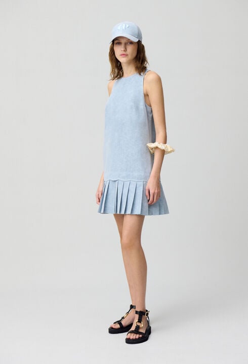 Robe courte sans manches