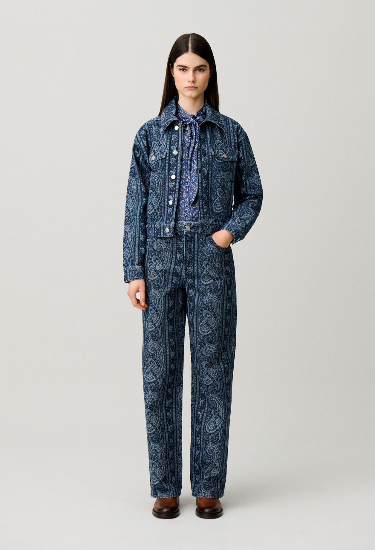 Jean droit denim imprim&eacute;