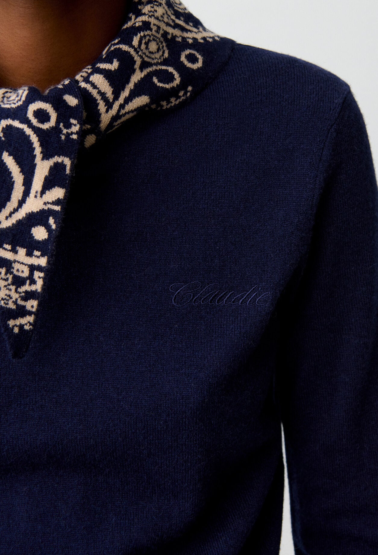 Pull maille bijou c&oelig;ur dor&eacute;