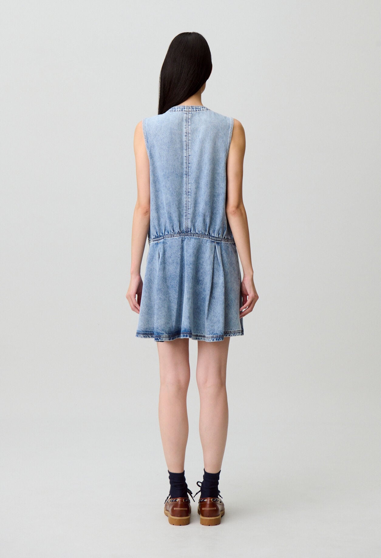 Robe courte &eacute;vas&eacute;e denim d&eacute;lav&eacute;