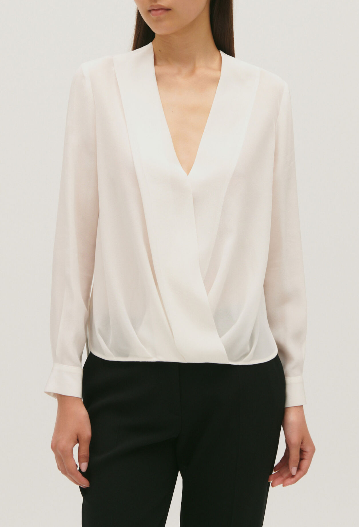 Blouse &agrave; col V