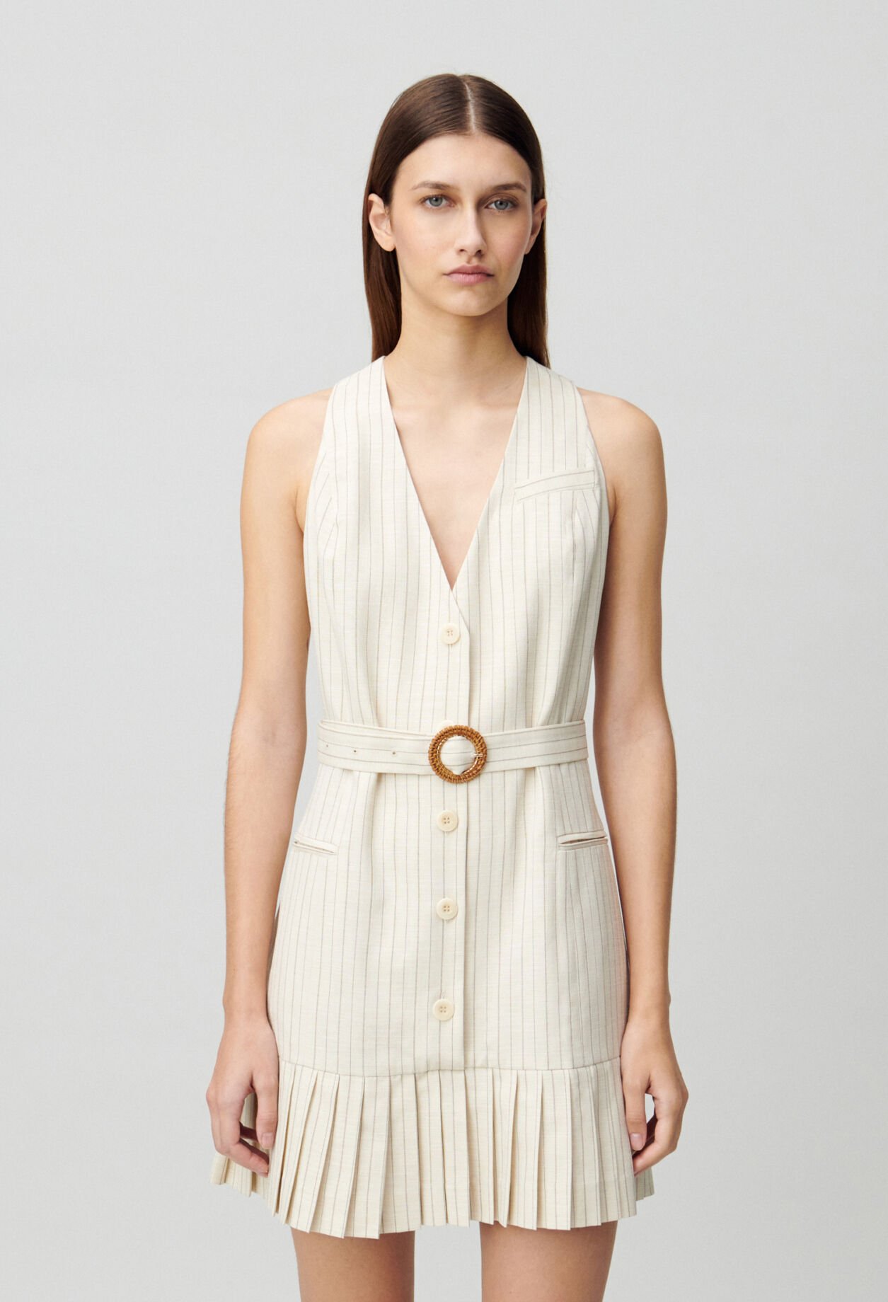 Robe courte cintrée plissée