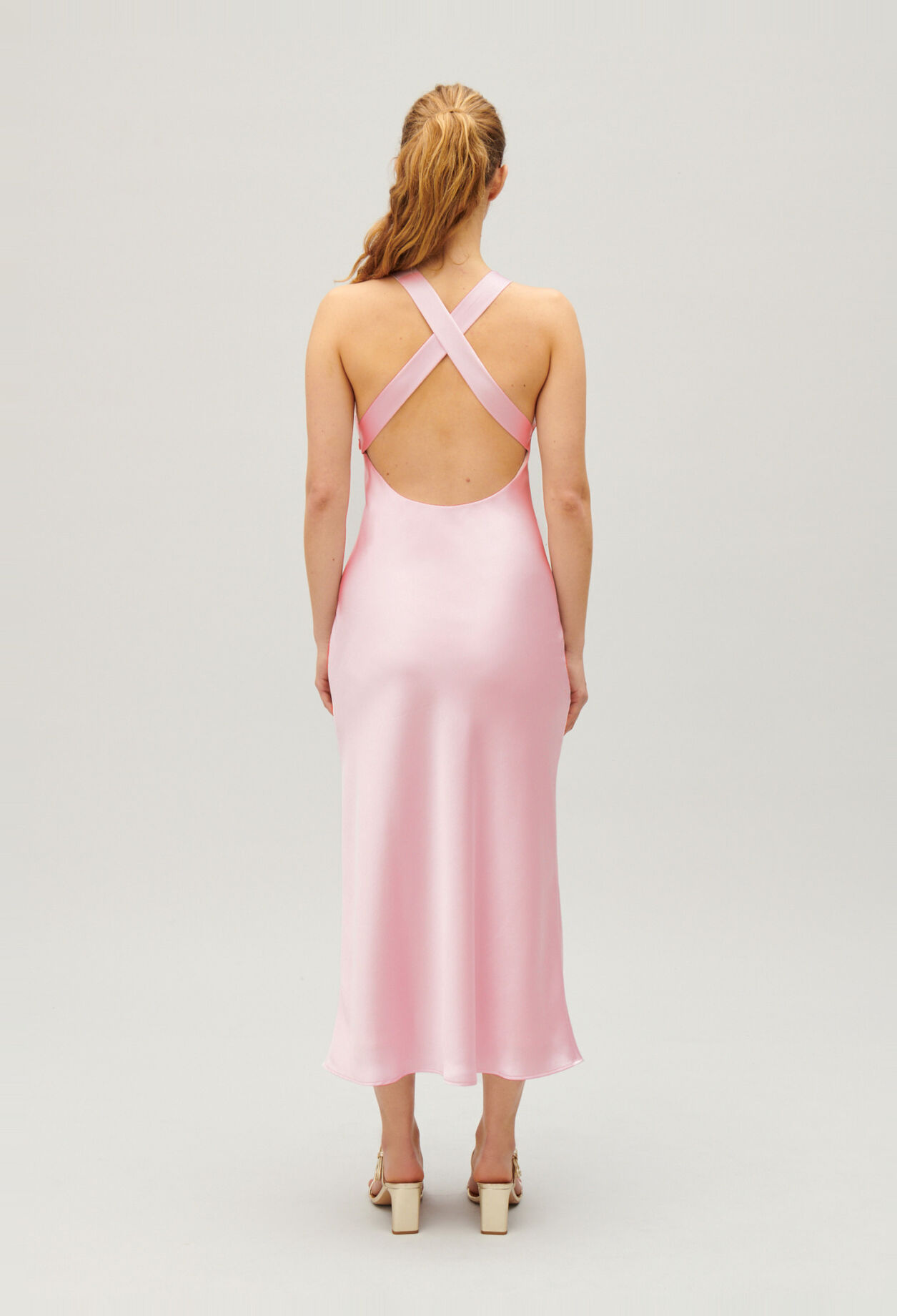 Robe longue satin&eacute;e