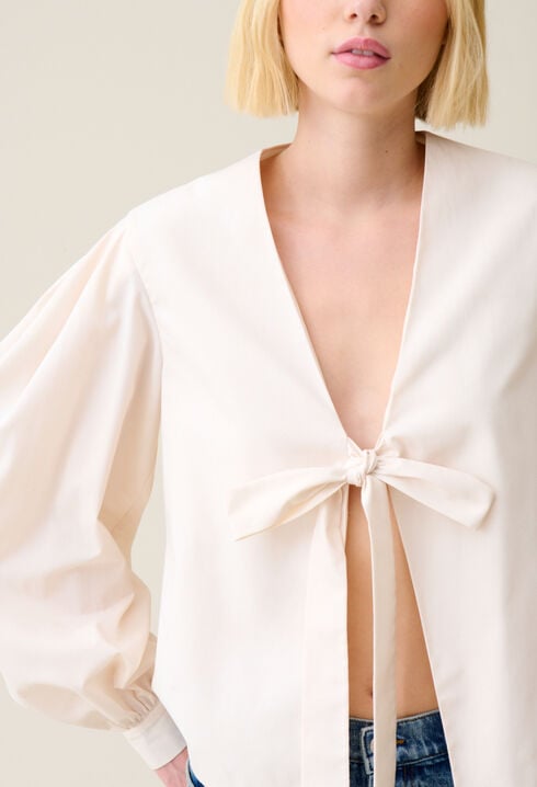 Blouse col V à nouer