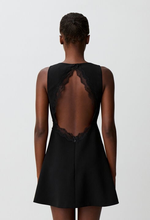 Robe dos nu dentelle