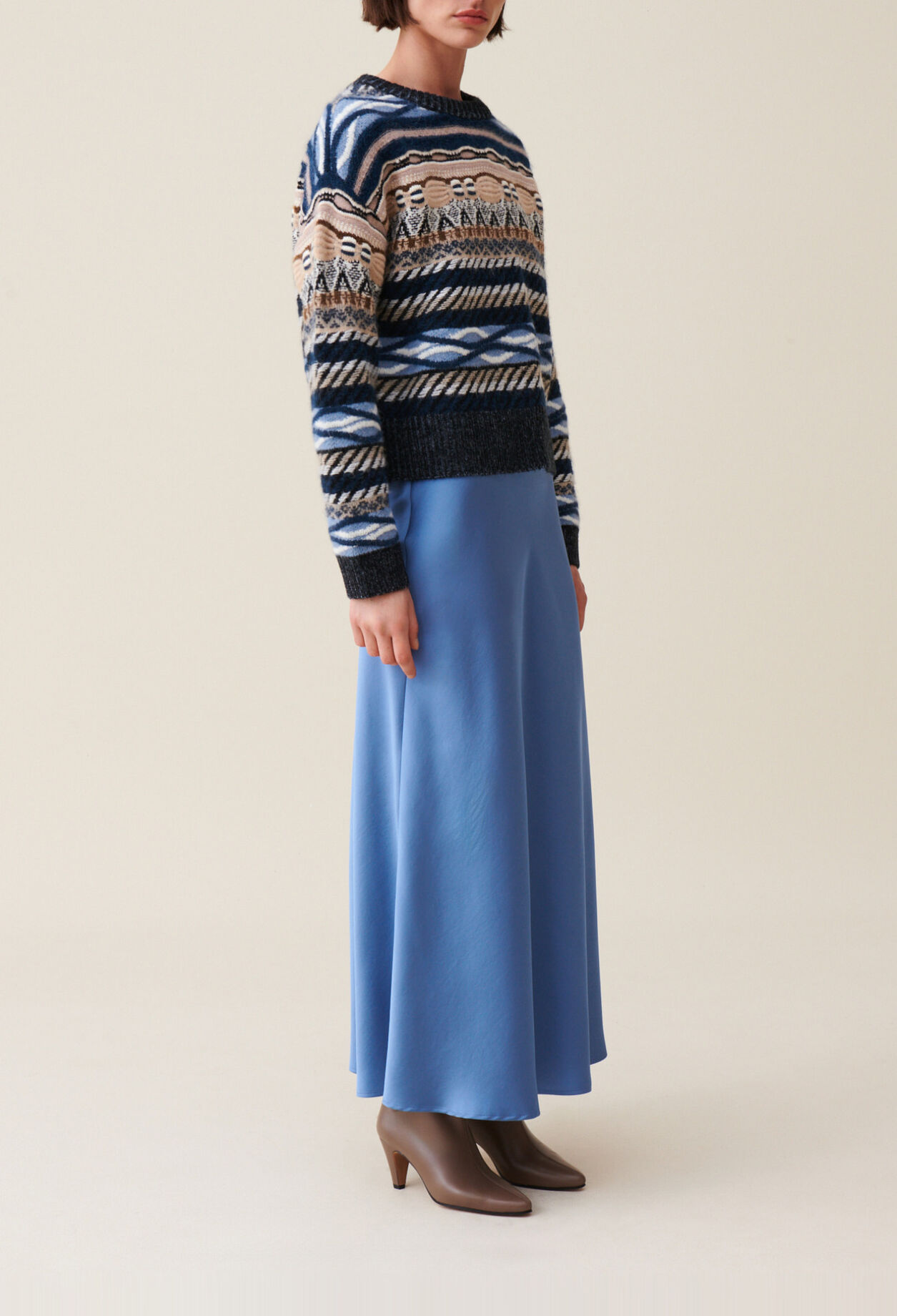 Pull court rayures &agrave; motifs