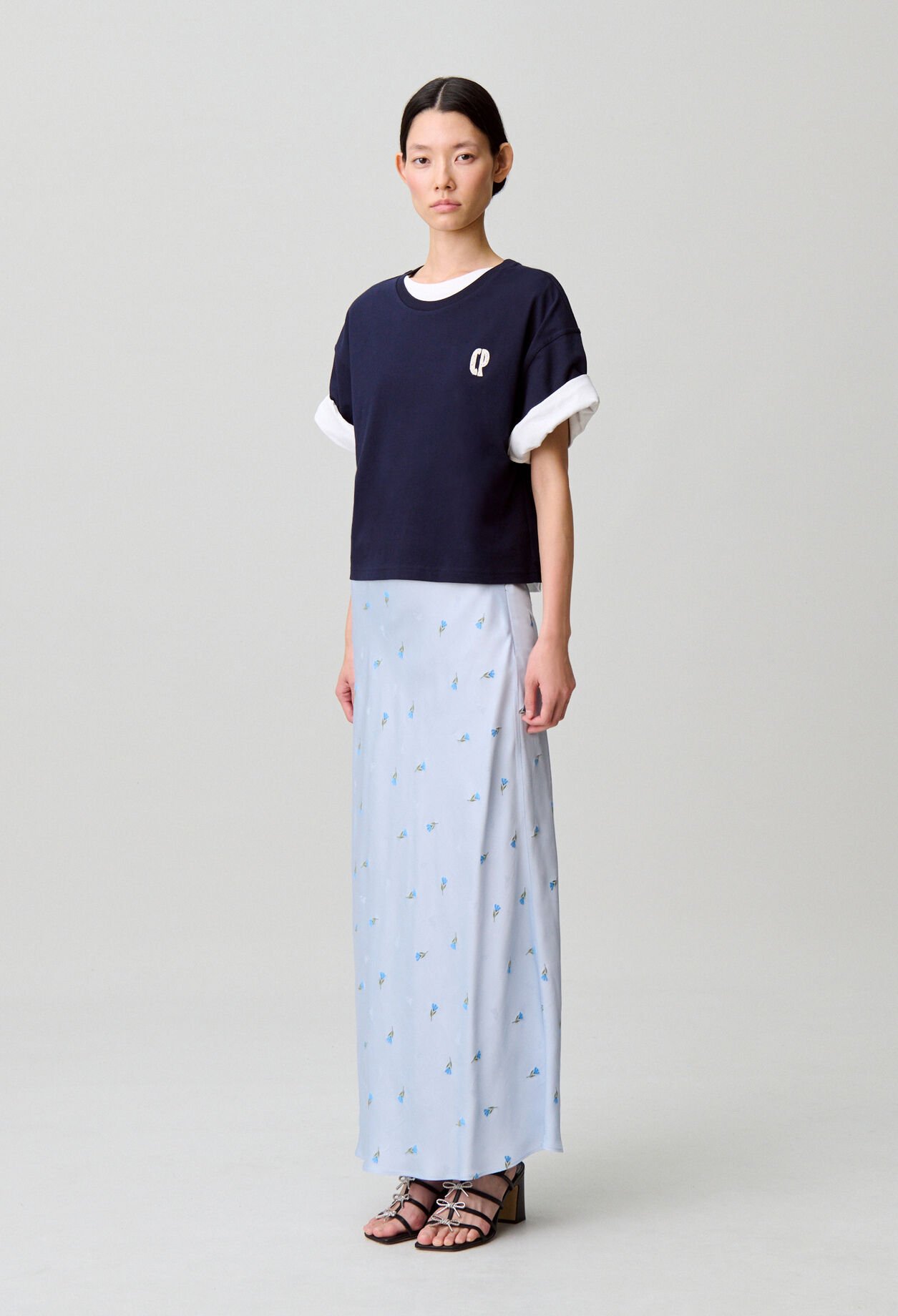 Jupe satin&eacute;e fleurs