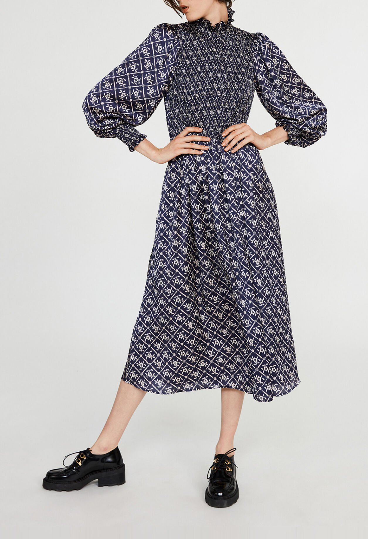 Robe à col montant