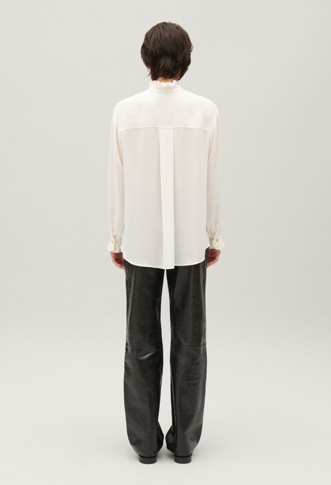 Chemise blanche col montant ondulé